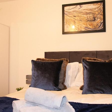 Livestay-Modern Apartment Minutes Away From Heathrow Slough Extérieur photo