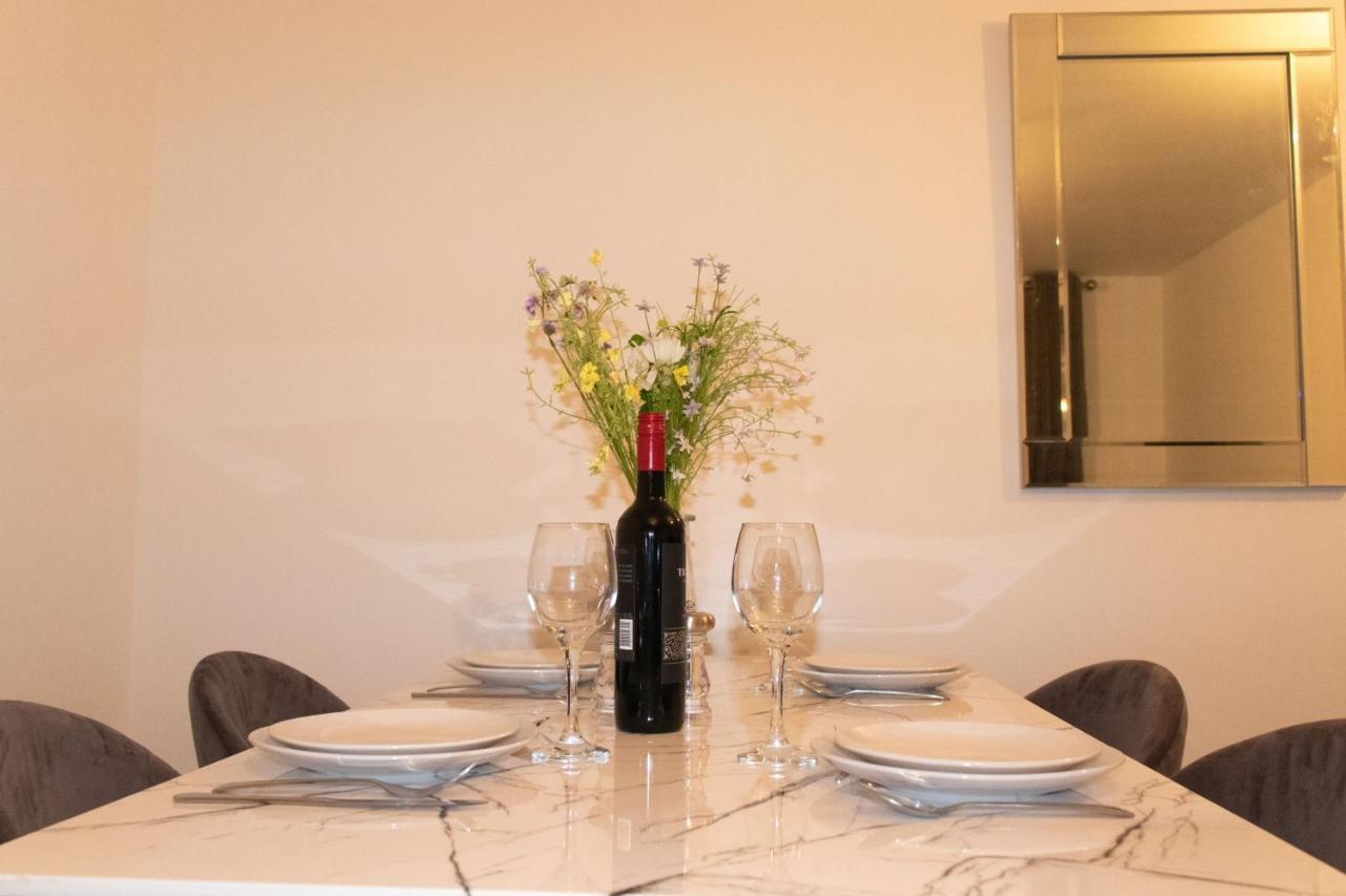 Livestay-Modern Apartment Minutes Away From Heathrow Slough Extérieur photo