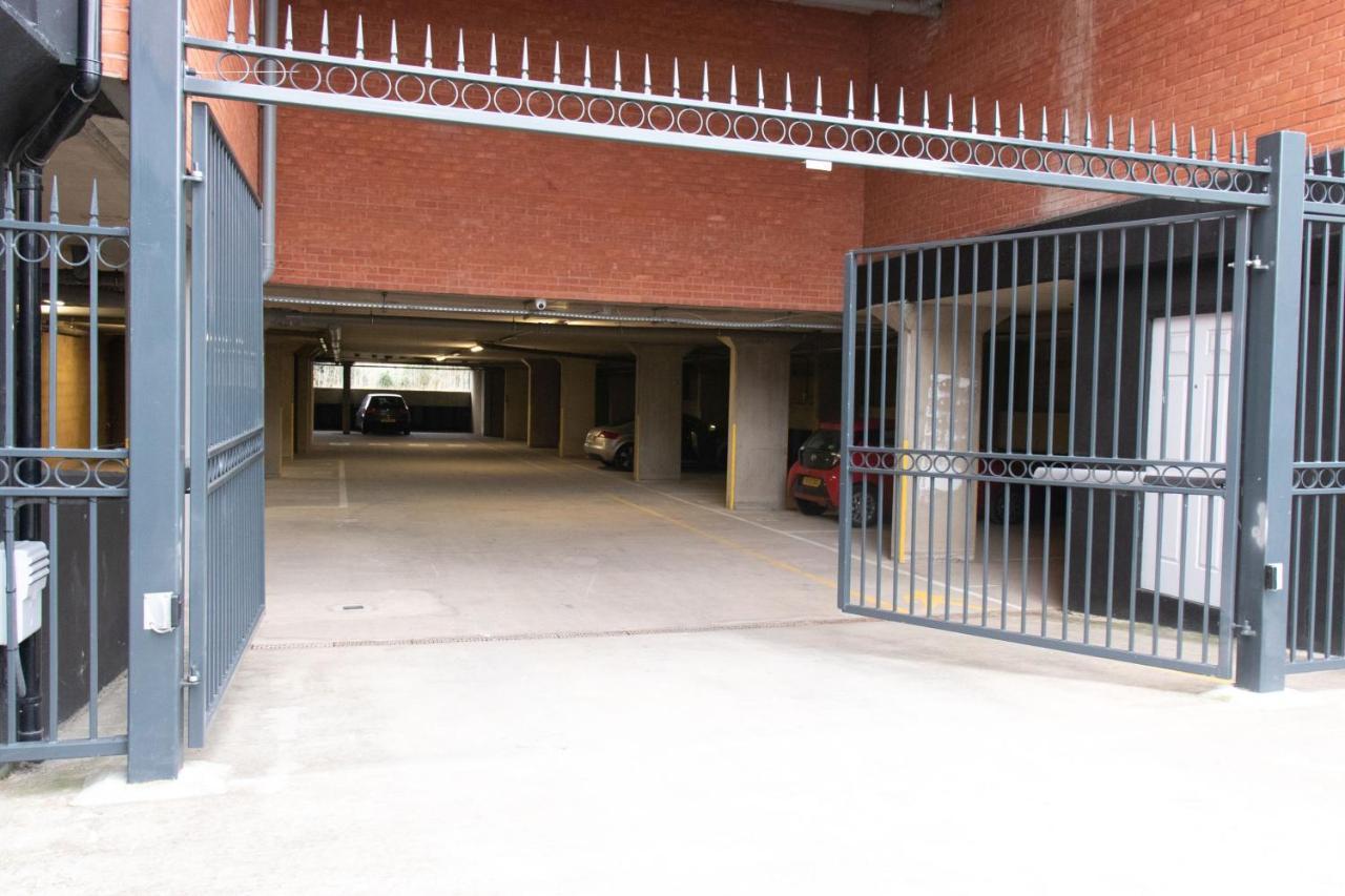 Livestay-Modern Apartment Minutes Away From Heathrow Slough Extérieur photo