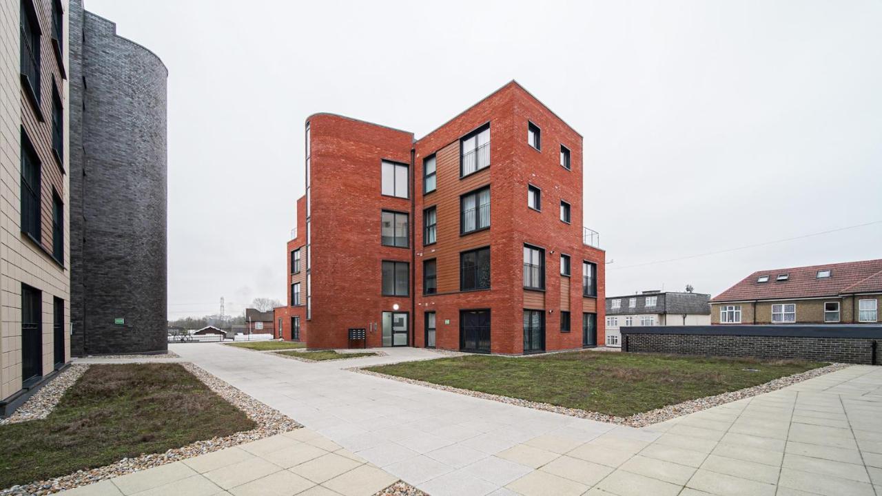 Livestay-Modern Apartment Minutes Away From Heathrow Slough Extérieur photo